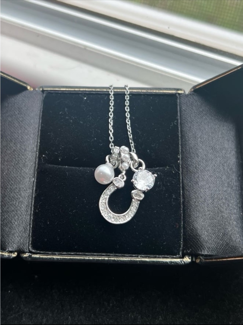 Round cut, Pavé, Horse shoe, White, Rhodium plated necklace